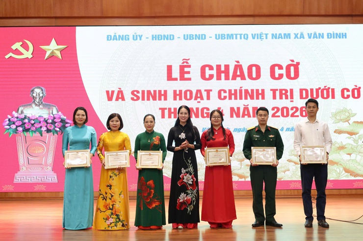 Xã Vân Đình tổ chức Lễ chào cờ và sinh hoạt chính trị dưới cờ tháng 4/2026- Ảnh 7.