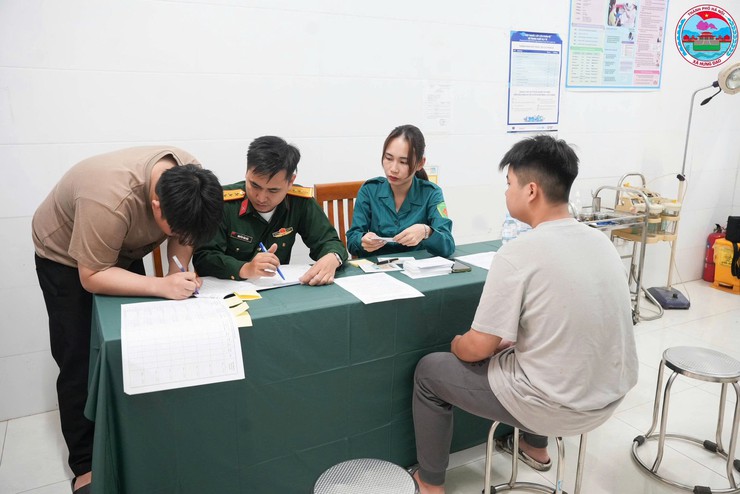 XÃ HƯNG ĐẠO TỔ CHỨC ĐĂNG KÝ NGHĨA VỤ QUÂN SỰ, QUÂN NHÂN DỰ BỊ VÀ DÂN QUÂN TỰ VỆ NĂM 2026- Ảnh 6.