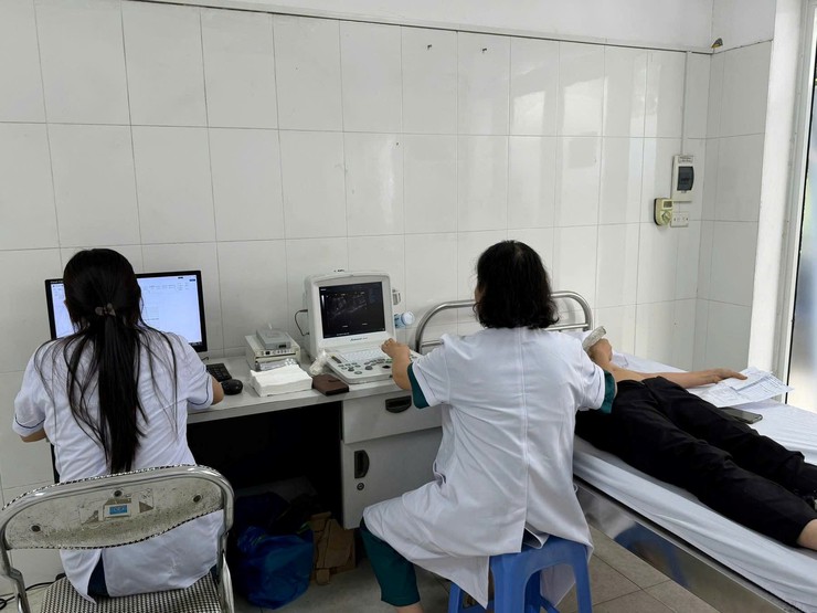 Trên 100 phụ nữ tham gia khám sàng lọc ung thư- Ảnh 3.