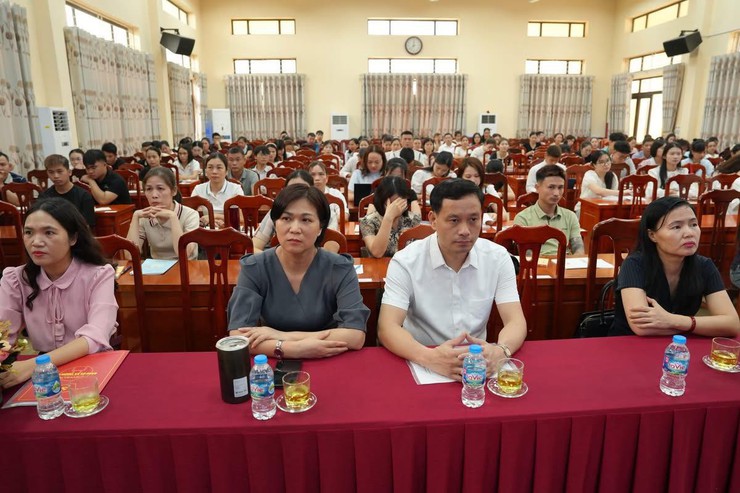 Khai giảng lớp bồi dưỡng lý luận chính trị cho 148 đảng viên mới- Ảnh 1.