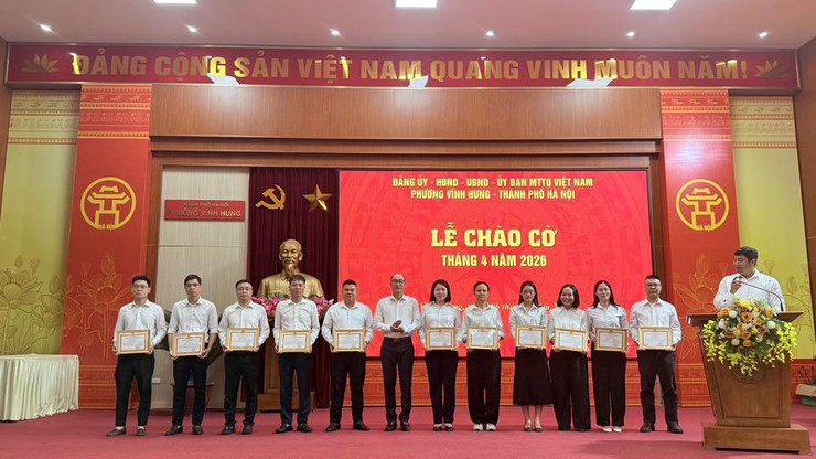 PHƯỜNG VĨNH HƯNG TỔ CHỨC LỄ CHÀO CỜ THÁNG 4- Ảnh 2.