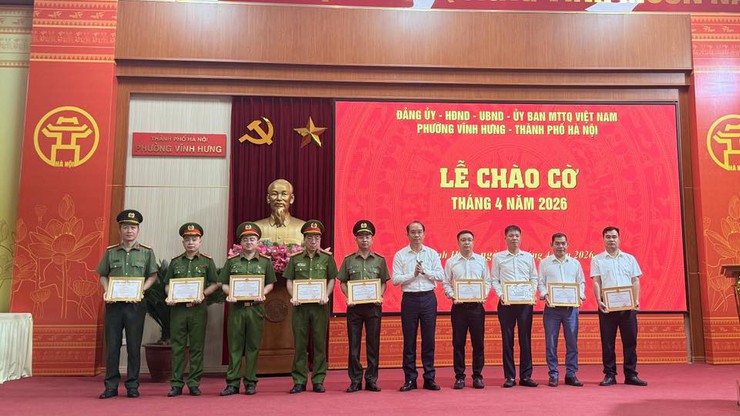 PHƯỜNG VĨNH HƯNG TỔ CHỨC LỄ CHÀO CỜ THÁNG 4- Ảnh 3.