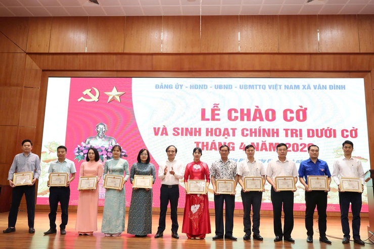 Xã Vân Đình tổ chức Lễ chào cờ và sinh hoạt chính trị dưới cờ tháng 4/2026- Ảnh 8.