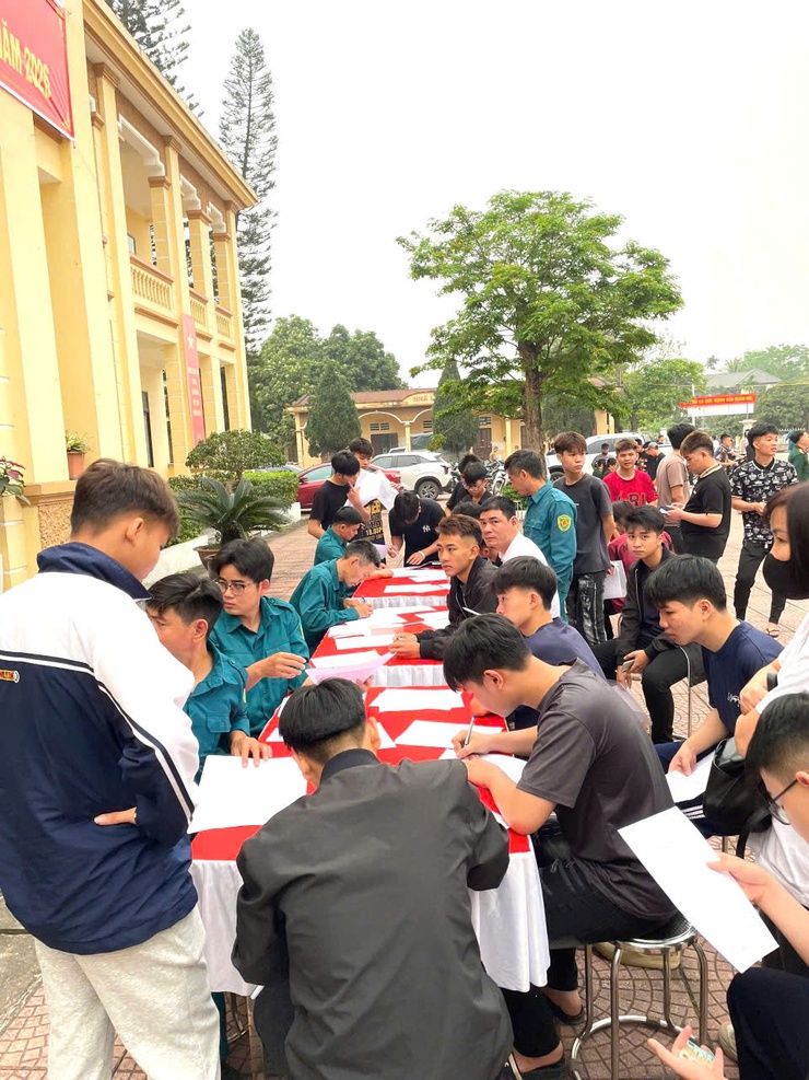 Xã Vật Lại tổ chức đăng ký nghĩa vụ quân sự, đăng ký phương tiện kỹ thuật và lực lượng dân quân tự vệ năm 2026- Ảnh 4.