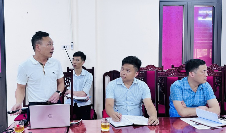 UBND xã tổ chức hội nghị thống nhất lịch công tác và trình chiếu thiết kế dự án đầu tư- Ảnh 2.