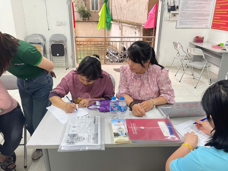 Tăng cường hỗ trợ hộ kinh doanh thực hiện việc gửi số tài khoản ngân hàng đến cơ quan thuế và đăng ký và sử dụng hóa đơn điện tử trên địa bàn phường Yên Sở- Ảnh 3.