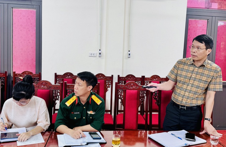 UBND xã tổ chức hội nghị thống nhất lịch công tác và trình chiếu thiết kế dự án đầu tư- Ảnh 4.