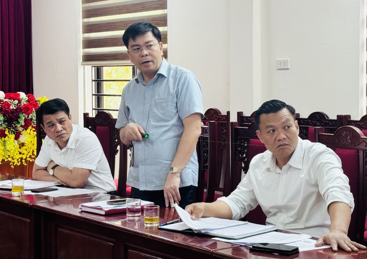 UBND xã tổ chức hội nghị thống nhất lịch công tác và trình chiếu thiết kế dự án đầu tư- Ảnh 3.