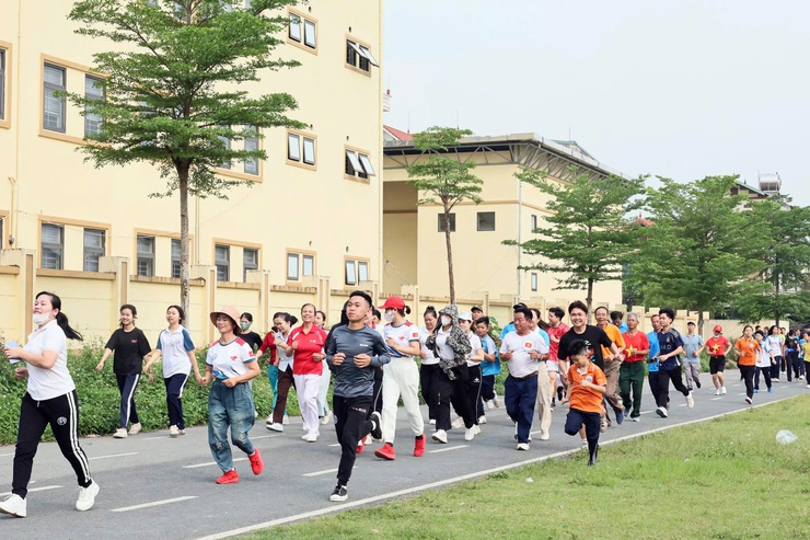 Hưởng ứng ngày sức khỏe toàn dân 7/4 - Mỗi người dân Quảng Bị hãy bắt đầu từ những hành động nhỏ nhất, góp phần vì một Việt Nam phát triển bền vững và tươi sáng- Ảnh 2.