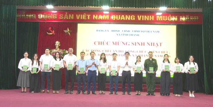 Đảng ủy xã Vĩnh Thanh tổ chức buổi lễ chào cờ và sinh hoạt dưới cờ tháng 4/2026- Ảnh 8.
