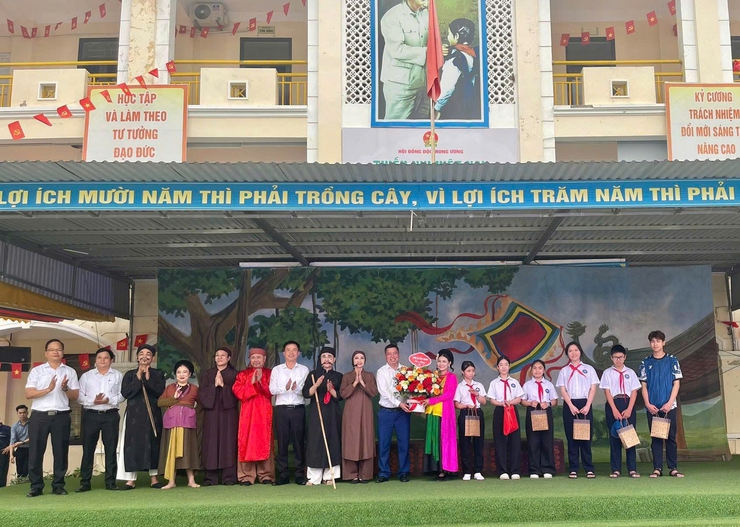 XÃ VĨNH THANH BIỂU DIỄN NGHỆ THUẬT CHÈO TẠI TRƯỜNG THCS VĨNH NGỌC- Ảnh 7.