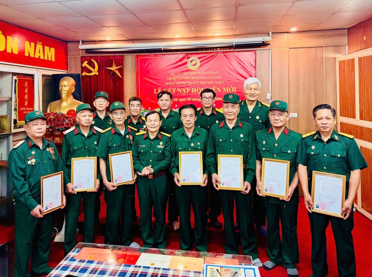 Chi hội CCB Công ty Nam Á kết nạp 7 hội viên mới- Ảnh 5.