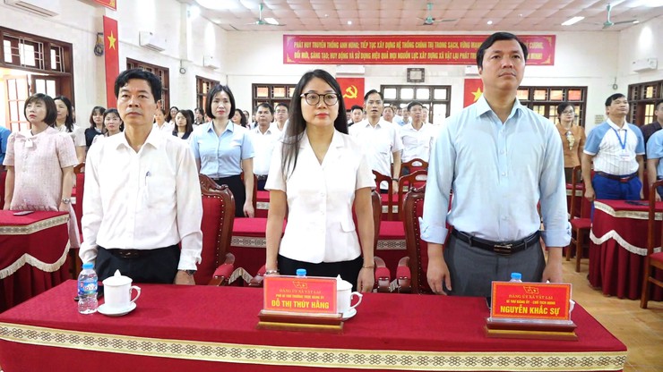 Xã Vật Lại tổ chức Lễ chào cờ đầu tuần và triển khai nhiệm vụ trọng tâm tháng 4 năm 2026- Ảnh 1.