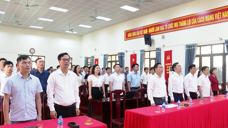 ĐẢNG UỶ - HĐND - UBND - UỶ BAN MTTQ TỔ CHỨC CHÀO CỜ THÁNG SINH HOẠT CHÍNH TRỊ THÁNG 4/2026.- Ảnh 1.