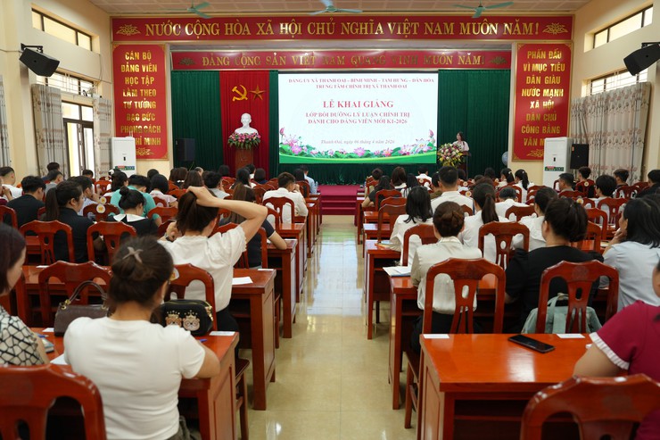 Khai giảng lớp bồi dưỡng lý luận chính trị cho 148 đảng viên mới- Ảnh 1.