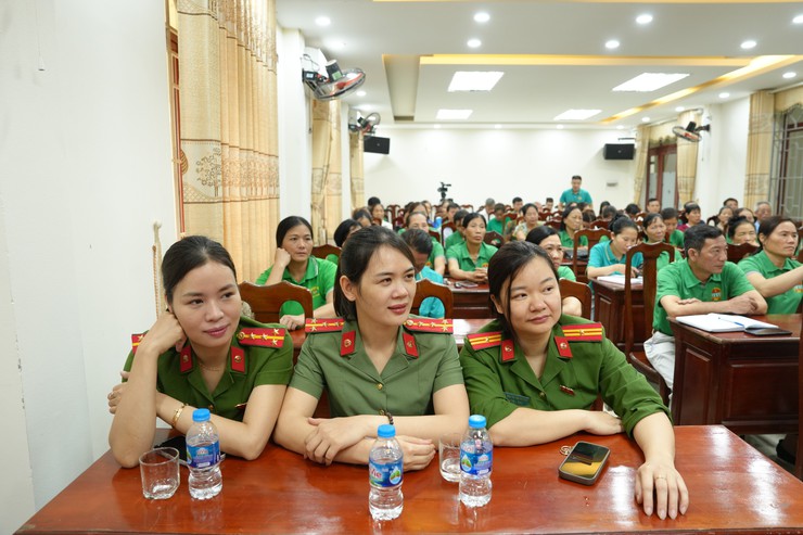 Hội Nông dân xã Thanh Oai tuyên truyền, phổ biến pháp luật và tập huấn kỹ năng phòng cháy, chữa cháy, cứu nạn cứu hộ- Ảnh 6.