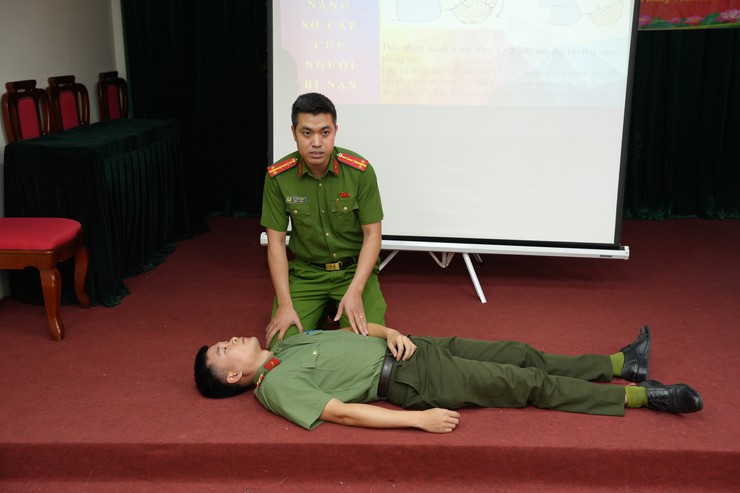 Hội Nông dân xã Thanh Oai tuyên truyền, phổ biến pháp luật và tập huấn kỹ năng phòng cháy, chữa cháy, cứu nạn cứu hộ- Ảnh 9.