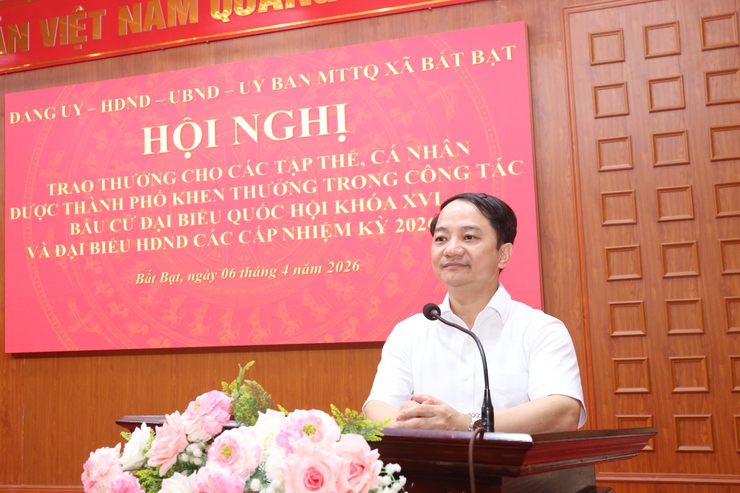 Đảng uỷ-HĐND-UBND-Uỷ ban MTTQ Việt Nam xã Bất Bạt đã tổ chức lễ chào cờ đầu tuần.- Ảnh 7.