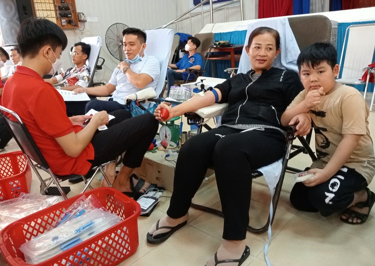 HƯỞNG ỨNG NGÀY "TOÀN DÂN HIẾN MÁU NHÂN ĐẠO" (07/04)- Ảnh 1.