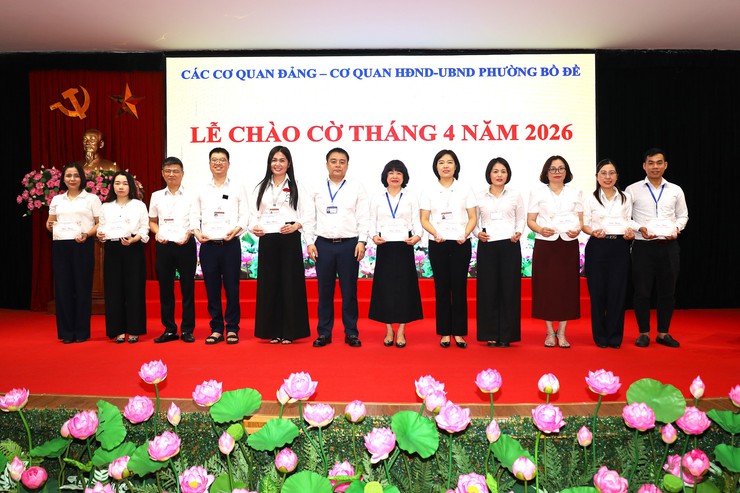 LỄ SINH HOẠT DƯỚI CỜ THÁNG 4 CƠ QUAN ĐẢNG ỦY VÀ CƠ QUAN HĐND-UBND PHƯỜNG BỒ ĐỀ- Ảnh 6.