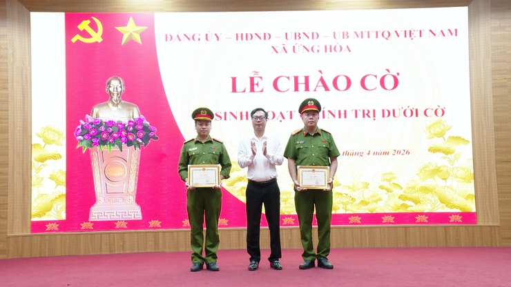 ĐẢNG UỶ - HĐND - UBND - UỶ BAN MTTQ TỔ CHỨC CHÀO CỜ THÁNG SINH HOẠT CHÍNH TRỊ THÁNG 4/2026.- Ảnh 7.