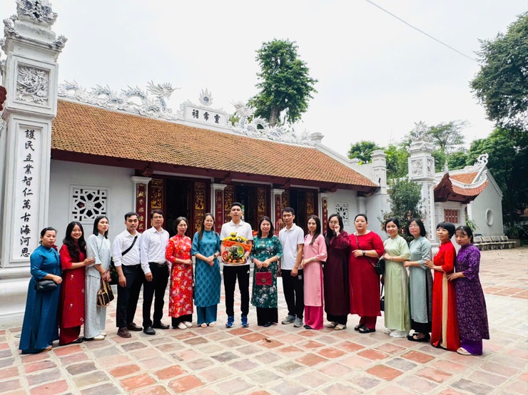 Chi bộ trường Tiểu học Thúy Lĩnh tổ chức sinh hoạt chuyên đề ngoại khóa năm 2026- Ảnh 2.