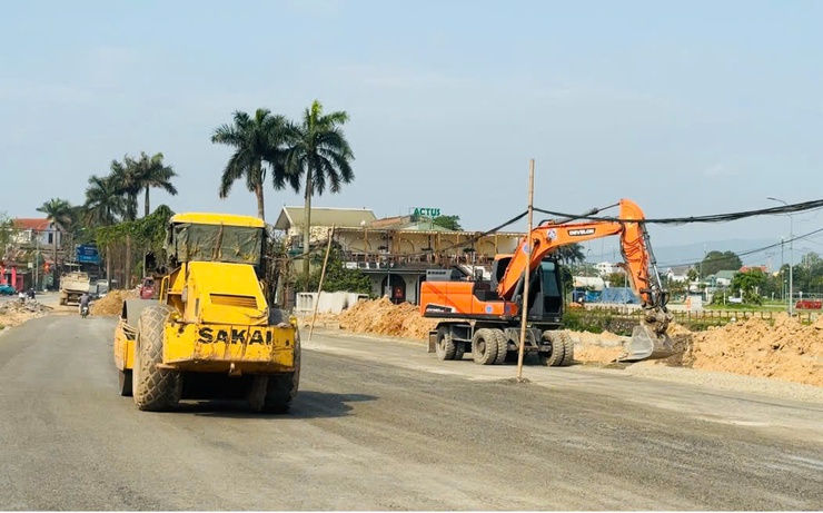 Xã Phú Nghĩa đôn đốc đẩy nhanh tiến độ 08 dự án đang triển khai thi công- Ảnh 1.