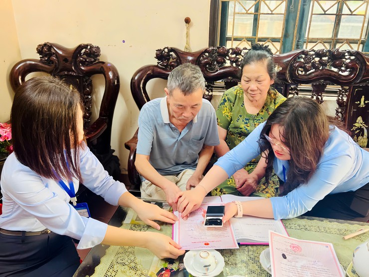 Hành chính gần dân – linh hoạt từ những việc làm thiết thực- Ảnh 1.