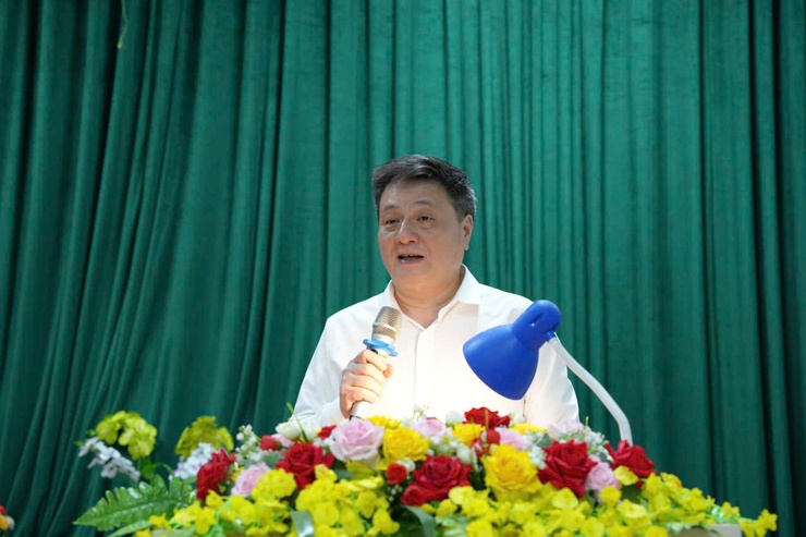 Các đồng chí Thường trực Đảng ủy xã dự sinh hoạt chi bộ thường kỳ tháng 4- Ảnh 2.