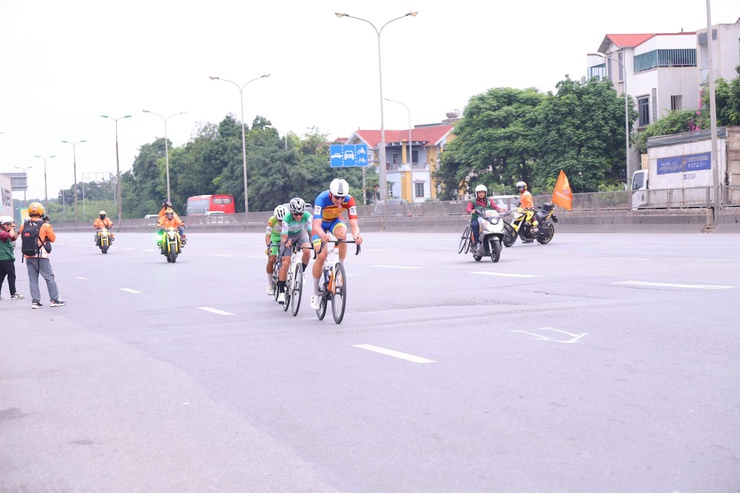 Xã Thiên Lộc phối hợp đảm bảo an toàn chặng 2 Cuộc đua xe đạp toàn quốc tranh Cúp Truyền hình TP Hồ Chí Minh lần thứ 38 năm 2026- Ảnh 6.