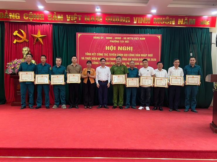 Phường Tây Mỗ tổng kết công tác tuyển chọn, gọi công dân nhập ngũ và thực hiện nghĩa vụ tham gia Công an nhân dân năm 2026- Ảnh 3.
