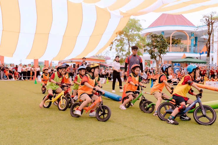 Liên hoan "Bé khỏe – Bé ngoan" cấp học mầm non xã Thiên Lộc, năm học 2025–2026: Lan tỏa niềm vui, ươm mầm phát triển toàn diện- Ảnh 7.