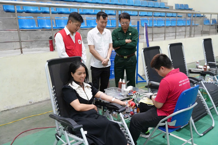 "Giọt hồng lan tỏa – Sự sống nở hoa": Thanh Oai tiếp nhận 276 đơn vị máu an toàn- Ảnh 3.