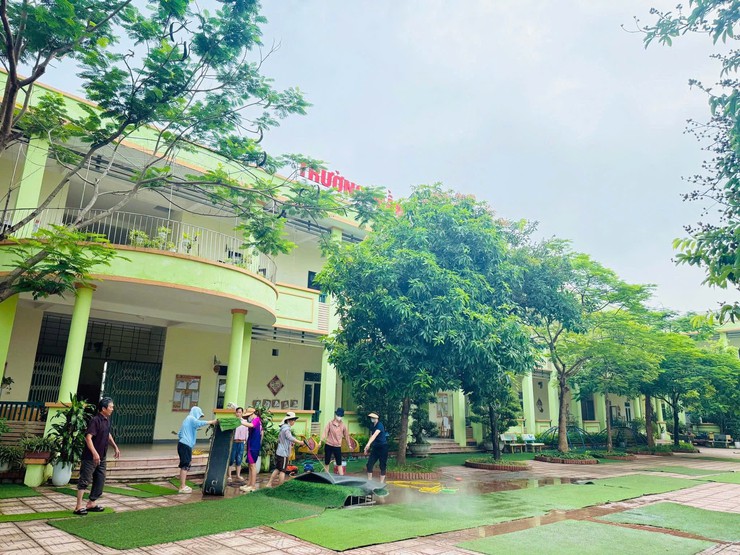 Chủ động phòng, chống dịch bệnh: Yên Nghĩa triển khai cao điểm vệ sinh, khử khuẩn trường lớp- Ảnh 1.