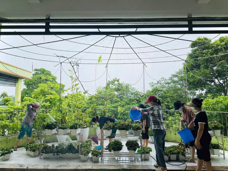 Chủ động phòng, chống dịch bệnh: Yên Nghĩa triển khai cao điểm vệ sinh, khử khuẩn trường lớp- Ảnh 5.