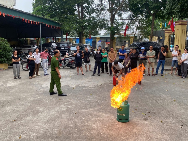 TẬP HUẤN PCCC & CNCH TẠI XÃ THANH TRÌ - Ảnh 5.