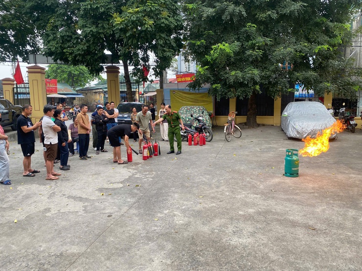 TẬP HUẤN PCCC & CNCH TẠI XÃ THANH TRÌ - Ảnh 7.