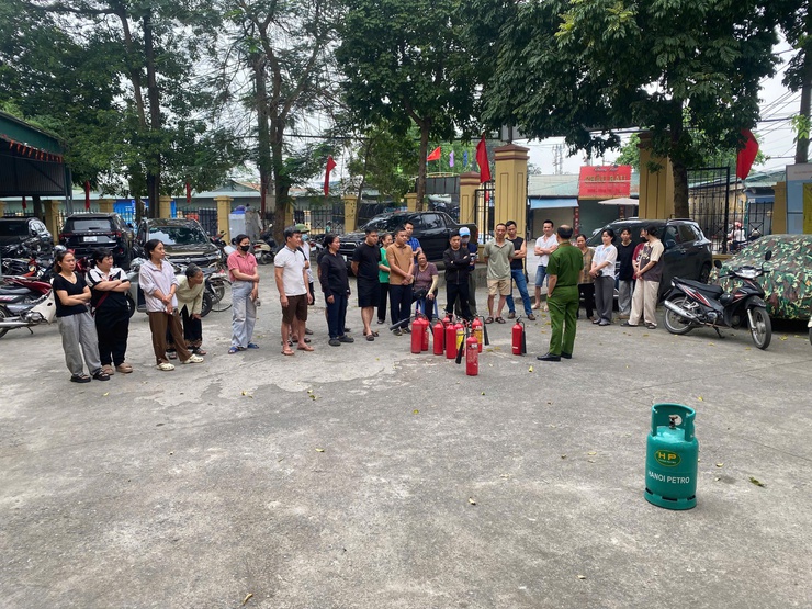 TẬP HUẤN PCCC & CNCH TẠI XÃ THANH TRÌ - Ảnh 8.