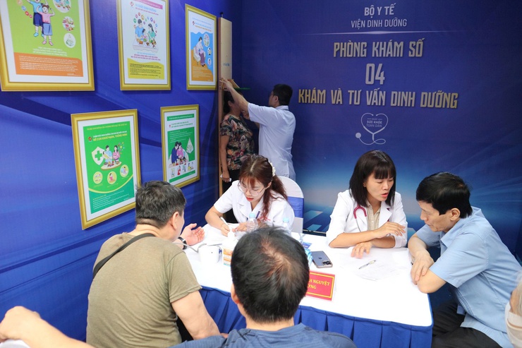 Phường Hai Bà Trưng phối hợp với Hội thầy thuốc trẻ Việt Nam và các Bệnh viện Trung ương tổ chức khám sức khoẻ cho Nhân dân và hưởng ứng Ngày Sức khoẻ toàn dân năm 2026- Ảnh 12.