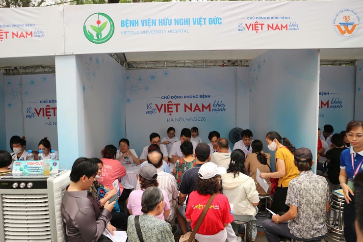 Phường Hai Bà Trưng phối hợp với Hội thầy thuốc trẻ Việt Nam và các Bệnh viện Trung ương tổ chức khám sức khoẻ cho Nhân dân và hưởng ứng Ngày Sức khoẻ toàn dân năm 2026- Ảnh 15.