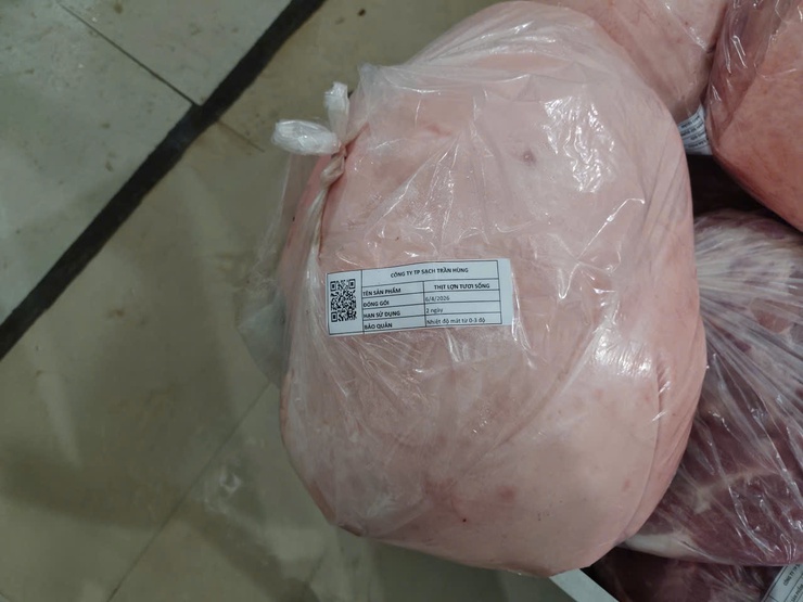 Xã Phú Xuyên: Tăng cường kiểm tra công tác đảm bảo an toàn thực phẩm tại các cơ sở cung cấp suất ăn bán trú cho các trường học.- Ảnh 7.