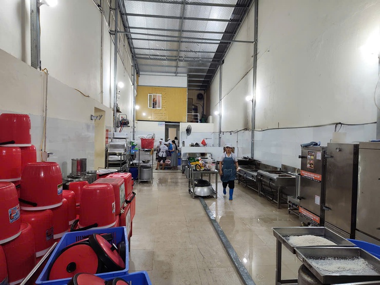 Xã Phú Xuyên: Tăng cường kiểm tra công tác đảm bảo an toàn thực phẩm tại các cơ sở cung cấp suất ăn bán trú cho các trường học.- Ảnh 10.