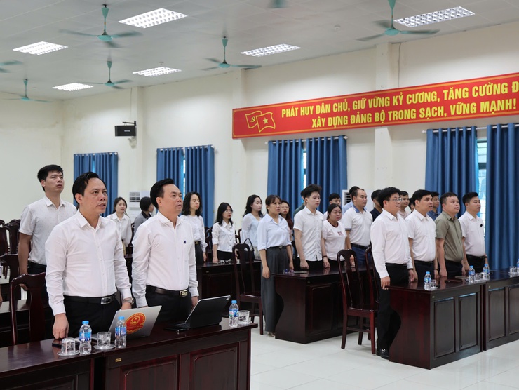 Tam Hưng tổ chức sinh hoạt dưới cờ, triển khai nhiệm vụ trọng tâm tháng 4/2026- Ảnh 1.