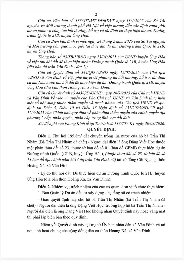 Quyết định về việc thu hồi 195,8m2 đất chuyên trồng lúa nước của hộ bà Trần Thị Nhâm (Bà Trần Thị Nhâm đã chết) - Người đại diện là ông Đặng Viết Học đang sử dụng đất tại thôn Hoàng Xá, xã Vân Đình để thực hiện dự án.- Ảnh 2.