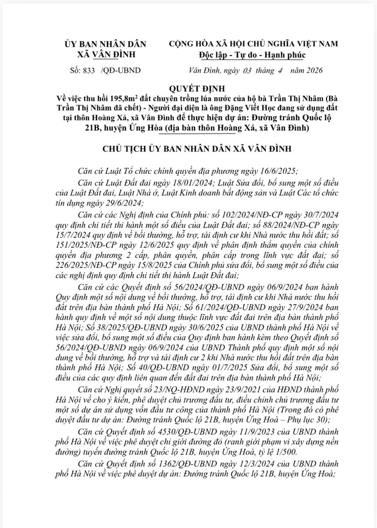 Quyết định về việc thu hồi 195,8m2 đất chuyên trồng lúa nước của hộ bà Trần Thị Nhâm (Bà Trần Thị Nhâm đã chết) - Người đại diện là ông Đặng Viết Học đang sử dụng đất tại thôn Hoàng Xá, xã Vân Đình để thực hiện dự án.- Ảnh 1.