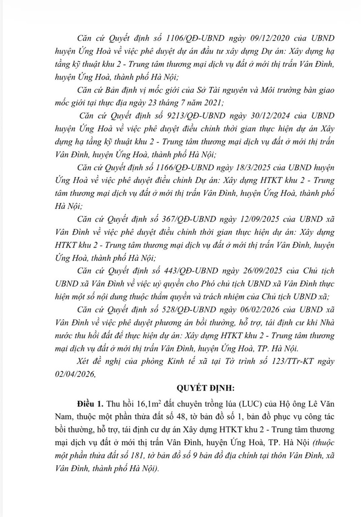 Quyết định về việc thu hồi 16,1m2 đất chuyên trồng lúa (LUC) của Hộ ông Lê Văn Nam đang sử dụng tại thôn Vân Đình, xã Vân Đình để giải phóng mặt bằng thực hiện
dự án Xây dựng hạ tầng kỹ thuật khu 2 - Ảnh 2.