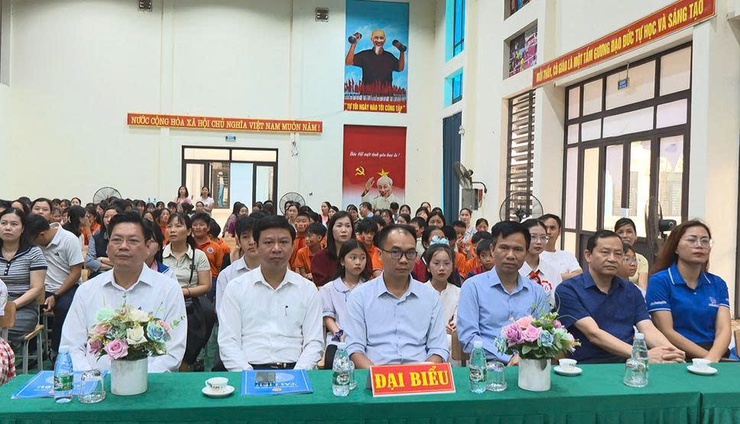 Phúc Thọ tổ chức thành công Chung khảo Hội thi Hùng biện Tiếng Anh năm học 2025–2026- Ảnh 3.