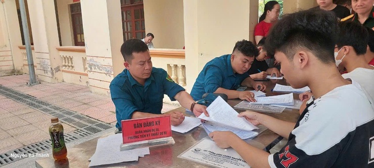 Phường Đông Ngạc hoàn thành công tác đăng ký nghĩa vụ quân sự, Quân nhân dự bị, phương tiện kỹ thuật dự bị và dân quân tự vệ năm 2026- Ảnh 6.