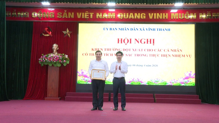 Đảng ủy xã Vĩnh Thanh tổ chức buổi lễ chào cờ và sinh hoạt dưới cờ tháng 4/2026- Ảnh 6.