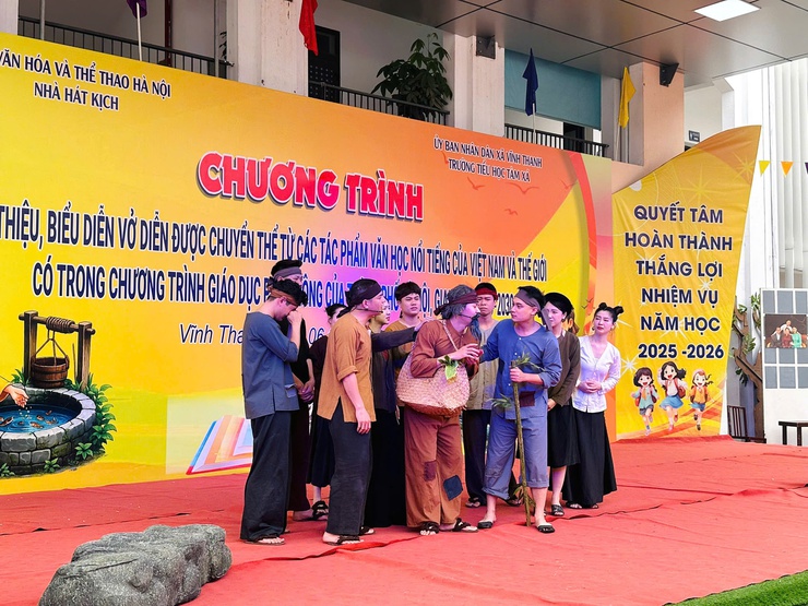 XÃ VĨNH THANH TỔ CHỨC CHƯƠNG TRÌNH GIỚI THIỆU, BIỂU DIỄN CÁC VỞ DIỄN CHUYỂN THỂ TỪ TÁC PHẨM VĂN HỌC- Ảnh 3.